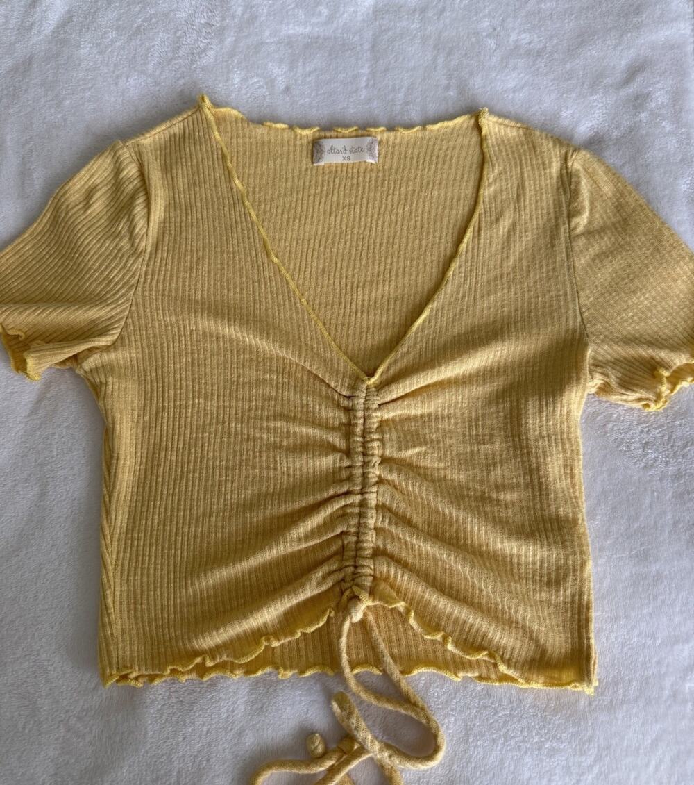 Altar'd State Women's Short Sleeve Ribbed Yellow V Neck Tie Front Top Size XS